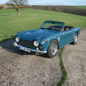 BASTUCK Classic: ZK1TR4, Zylinderkopf bleifrei mit Ventilen komplett, Triumph TR3 ab TS13053 - TR4A „High Port“